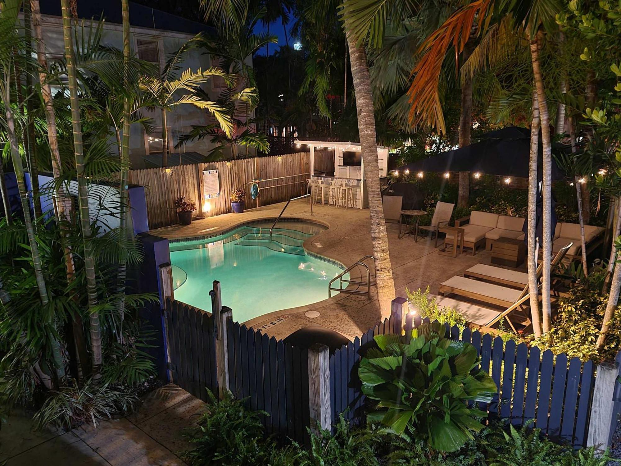 Duval Street Suite With Pool Ки-Уэст Экстерьер фото